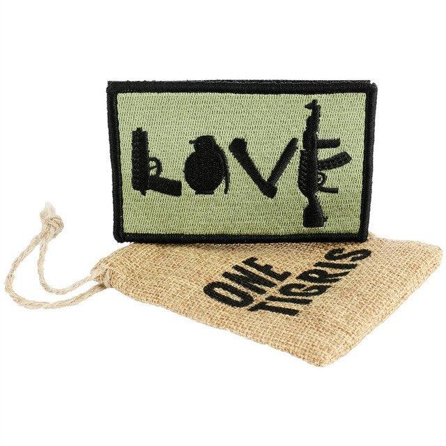 Patch brodé LOVE Airsoft j'aime l'airsoft i love airsoft velcro onetigris